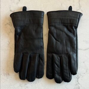 Calvin Klein Men’s Elegant Black Leather Gloves